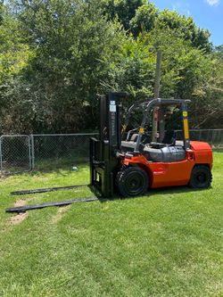 Toyota 7,000 Lb capacity diesel all terrain forklift