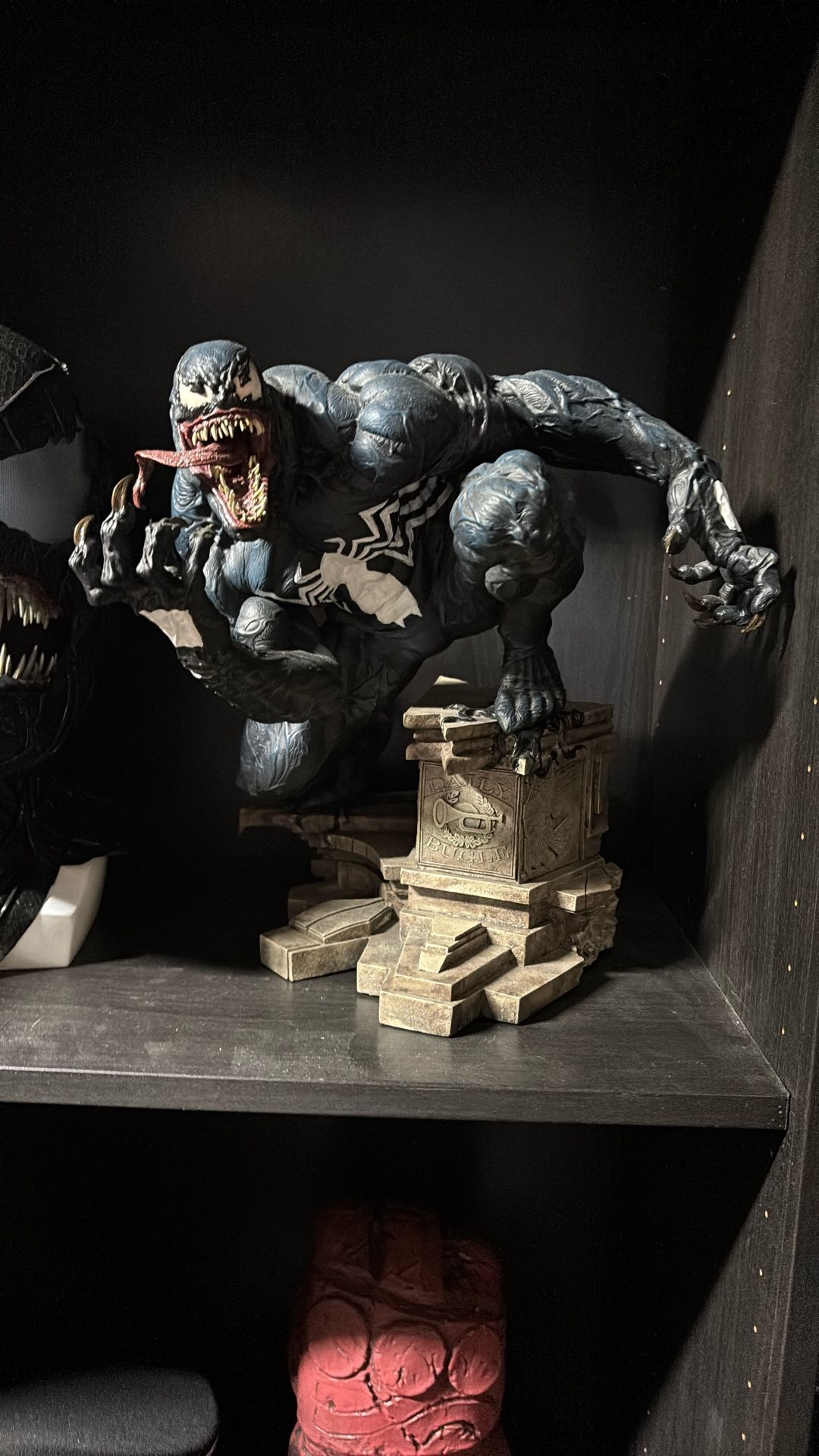 Sideshow Venom Statue