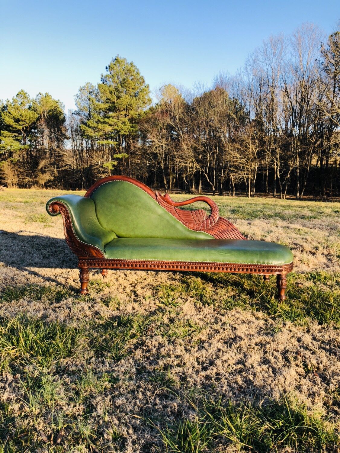 Swan leather chaise lounge