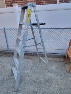 6 Foot Alluminum Ladder