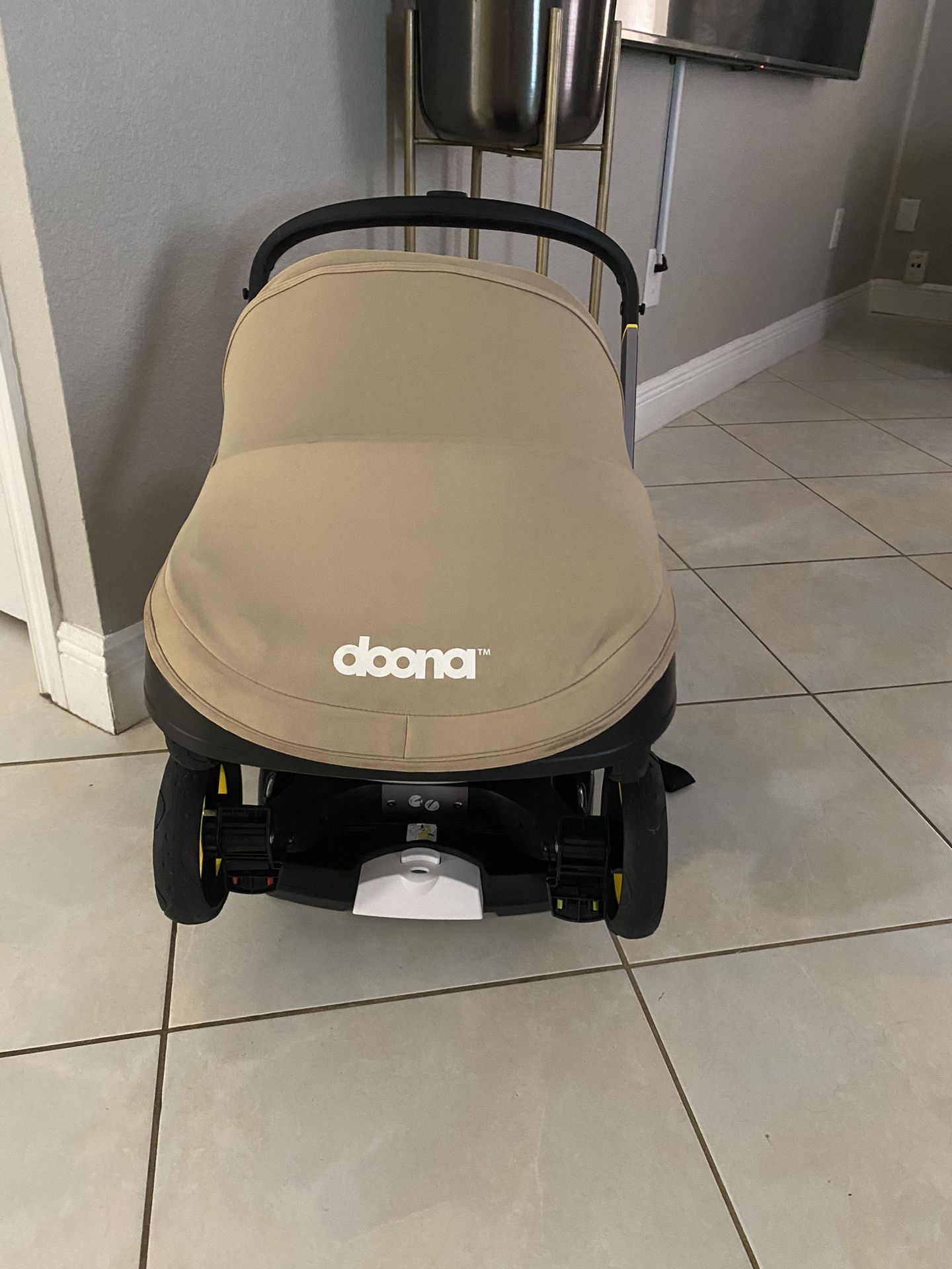 Doona Stroller With Base 