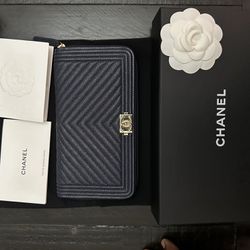 Chanel Gusset Zip Wallet