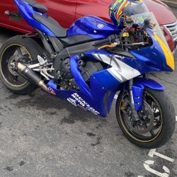 2005 Yamaha R1