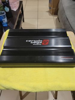 UN AMPLIFIER CERWIN VEGA