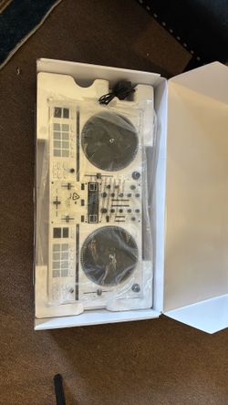DJ controller still brand new! Hercules H7