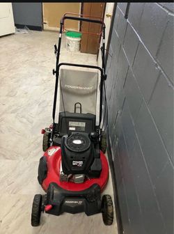 Self propelled lawn mower runs great