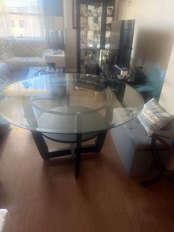 Dining Table with 4 chairs.