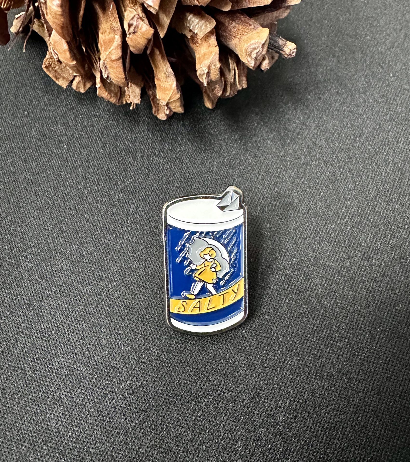 Classic Salt Bottle Shaker Pin Brooch 