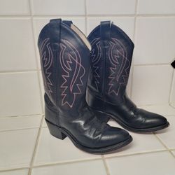 Boots Pull On Style Size 4 Youth