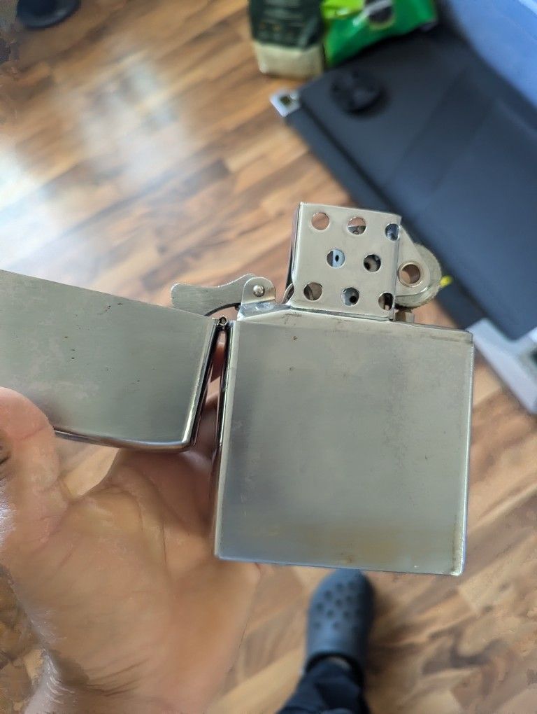 Giant Zippo