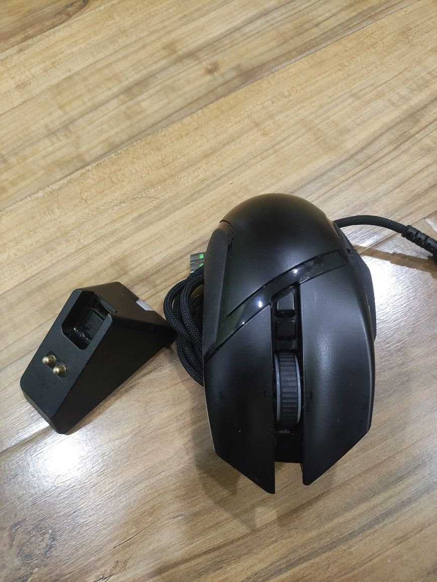 Razer Basilisk Ultimate Wireless With Dock