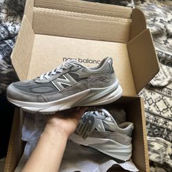 990 V6 New Balance Womens Size 8