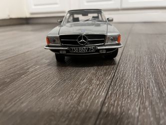 Diecast 1/18 scale sun star Mercedes Benz 350 SL - Silver great condition