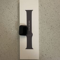 Apple Watch SE, 40mm, With GPS And Cellular. 