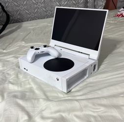 Xbox series S in perfect condition with attachable screen