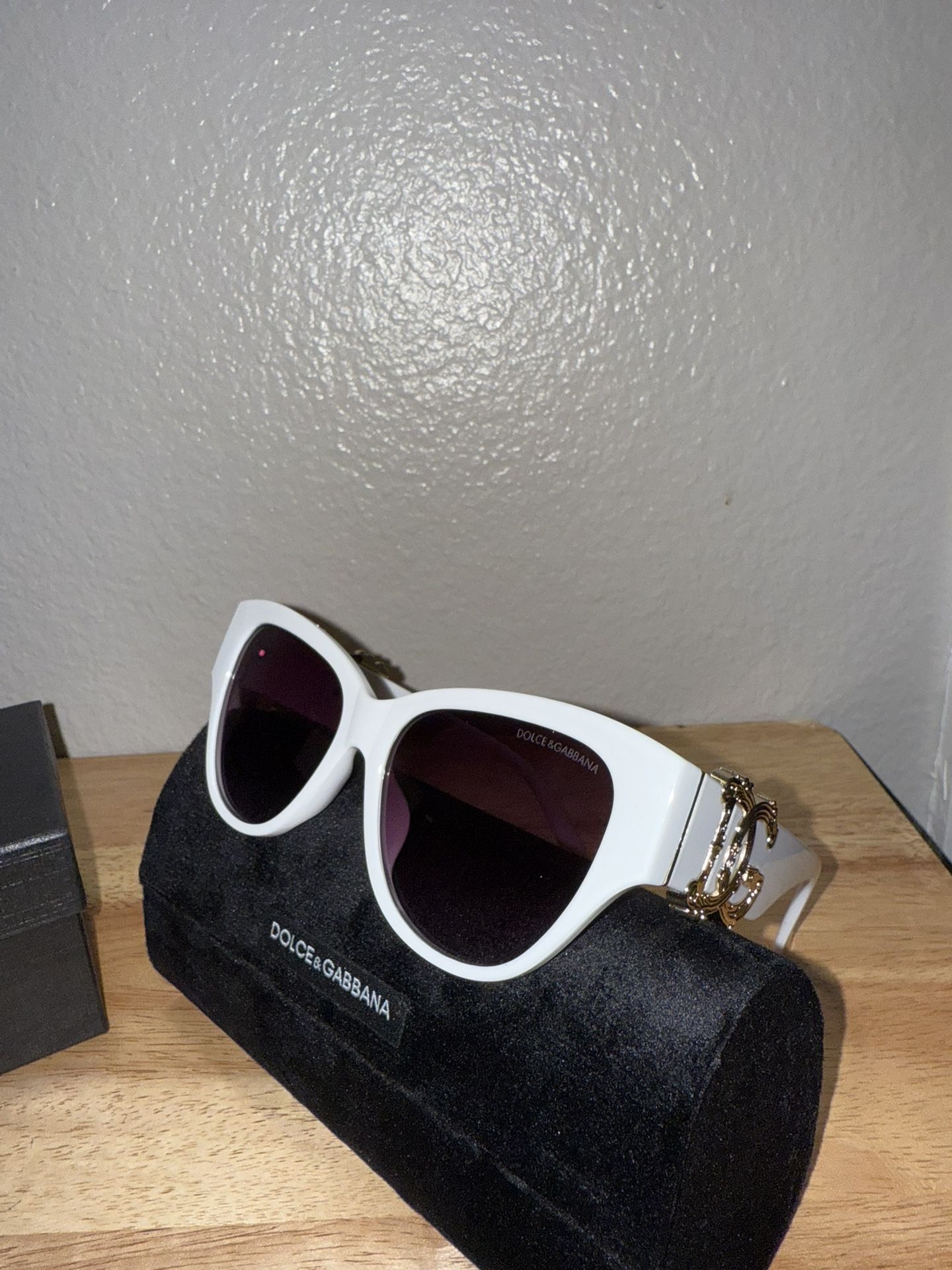 Sunglasses/Luxury Eyewear