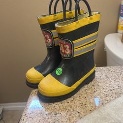 size 8 Boys Rain Boots