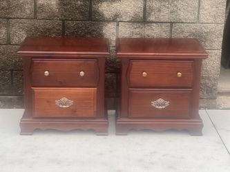 matching 2 drawer nightstands