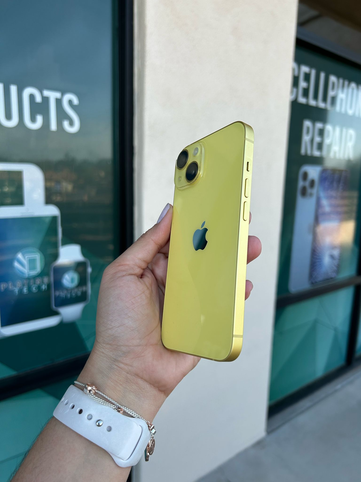 iPhone 14 Unlocked 128Gb Like New With Warranty