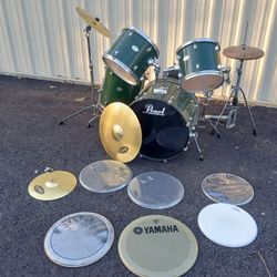 Pearl Drum Set 