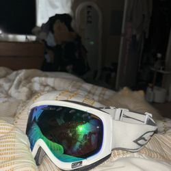 LOW PRICE MOVING- $220 + TAX RETAIL SMITH SNOWBOARD GOGGLES GLASSES 