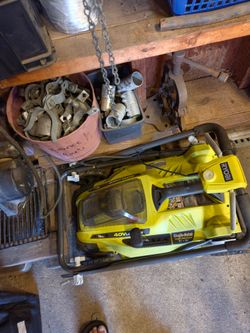 16" Ryobl with bag no 40v battery