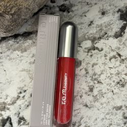 R.E.M Beauty Essential Drip Glossy Balm