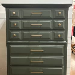 MODERN DRESSER