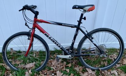 Giant boulder 4130 store light mountain bike