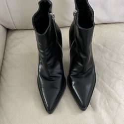 Stella McCartney Classic Boots, Size 36.5. 