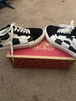 VANS MENS 6 OR WOMENS 7.5