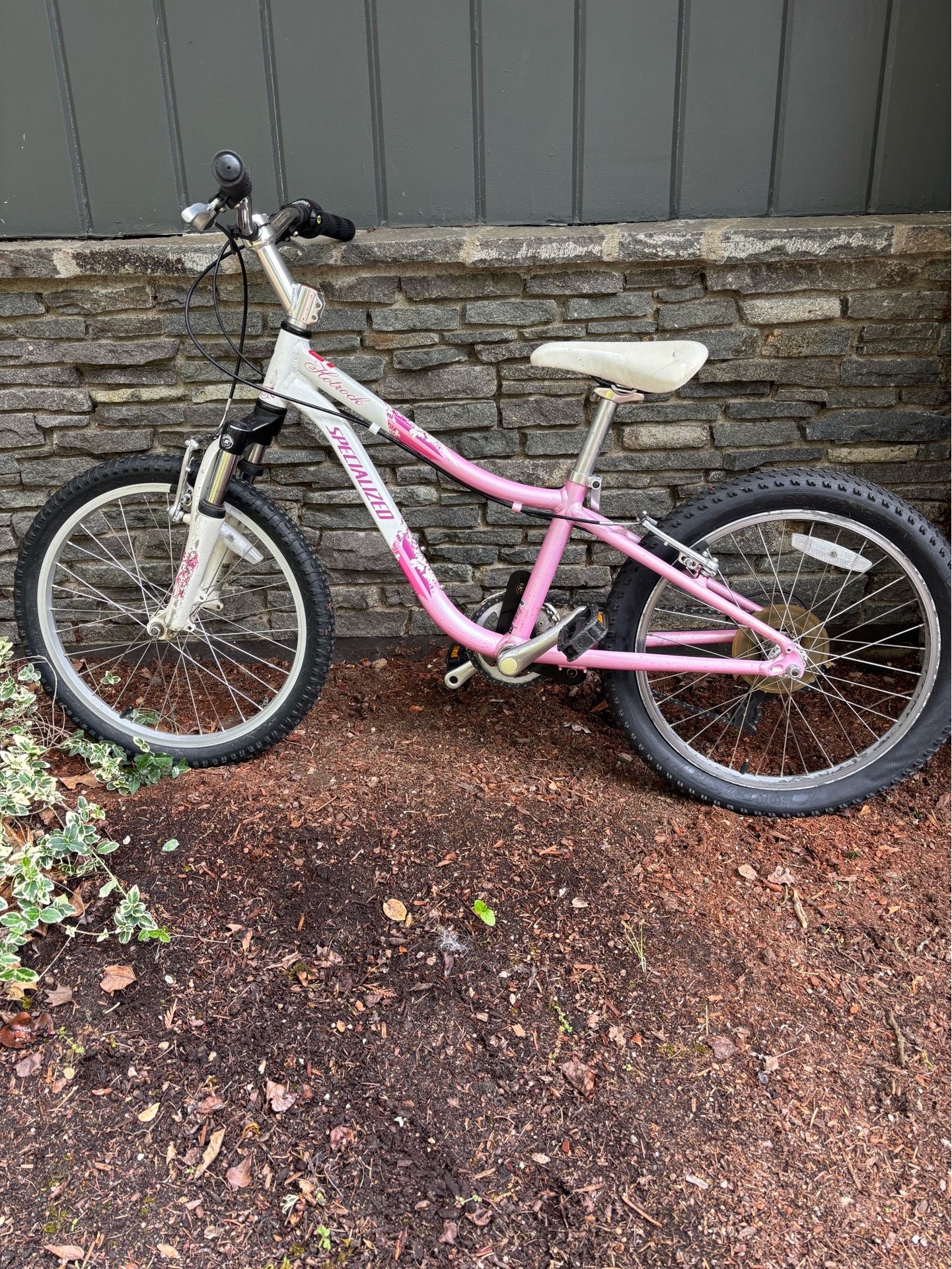 Specialized HOT ROCK Girls Pink 20” Bike