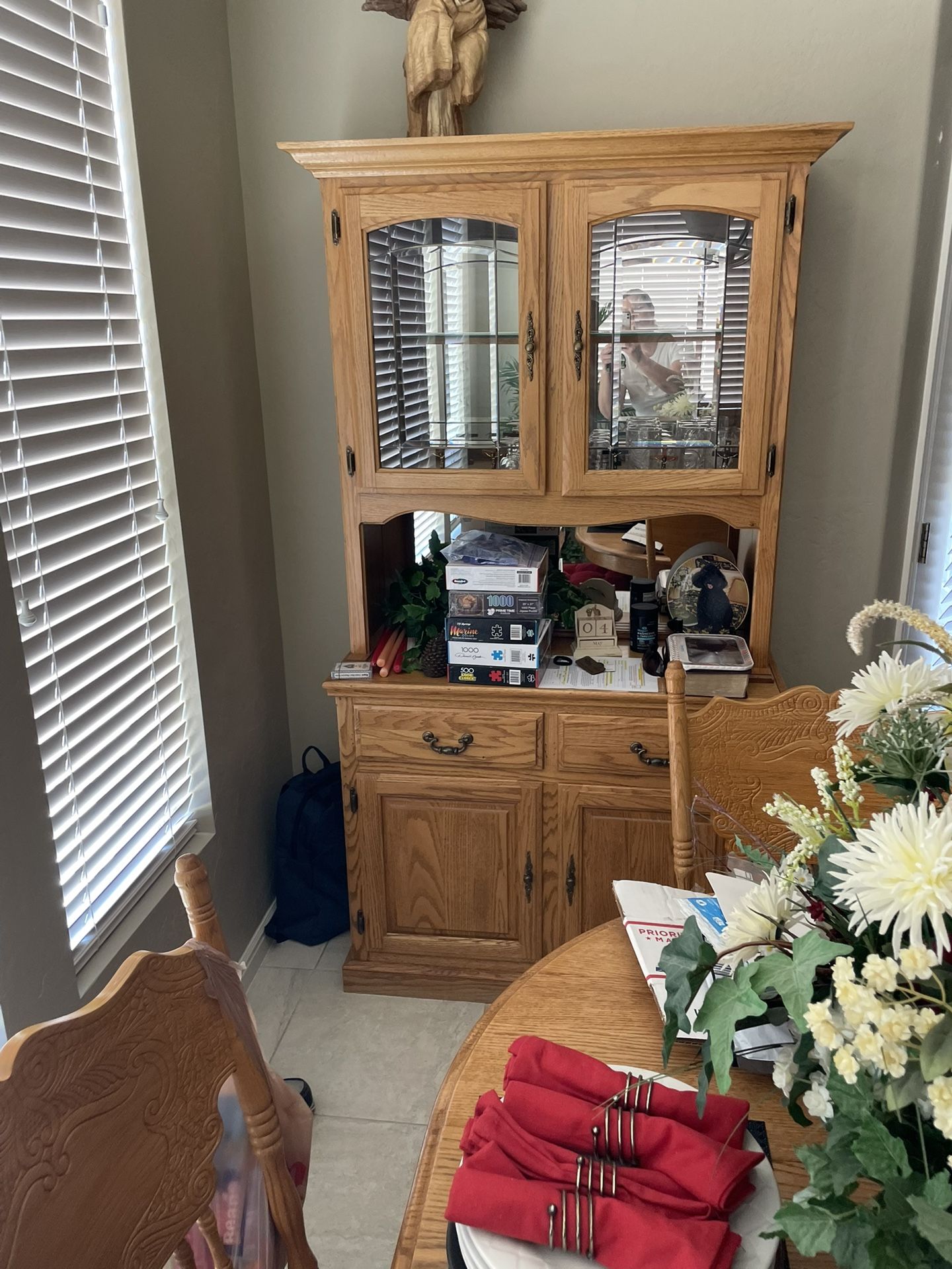 Kitchen Table And Hutch