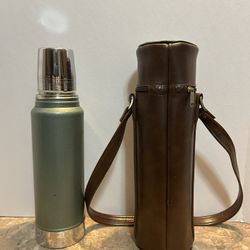 Vintage Aladdin Stanley Thermos A-944C Quart With Leather Case. Comes as pictured.  