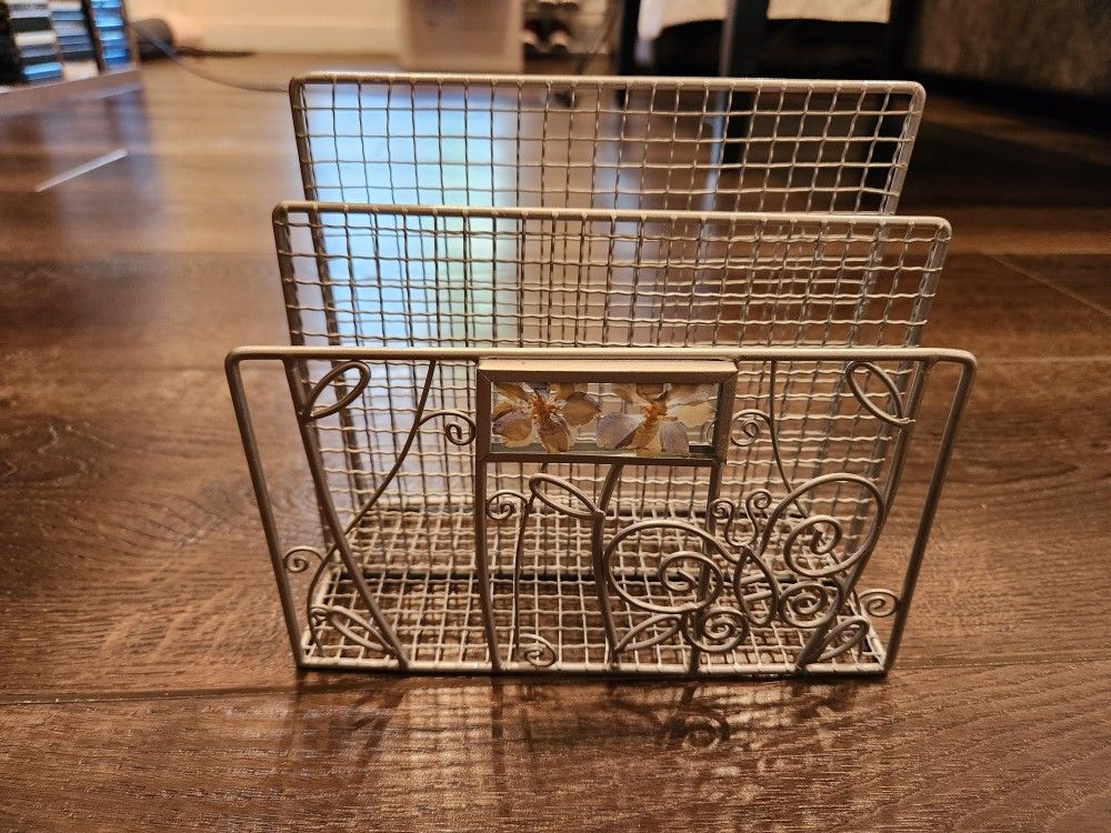 Metal Letter Holders Holders, 7"×6"×3.5"