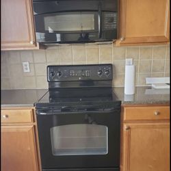  Stove, Dishwasher Fridge, And Microwave