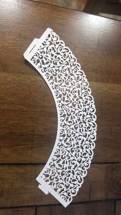 Lace Cupcake Wrappers (30)