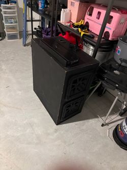 Kickers L7 12s skar amp 2000 watts