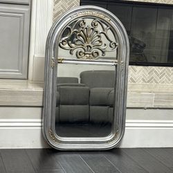 Elegant Mirror 
