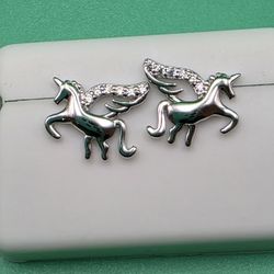 S925 Silver Moissanite Unicorn Stud Earrings – 0.50CTW