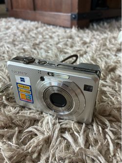 Sony Cyber-shot DSC-W100 Silver 8.1 megapixels
