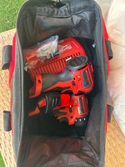 Milwaukee m12 subcompact impact kit