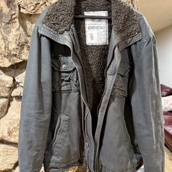Aeropostale Men’s Jacket, X Large, Faux Fur Collar Quilted