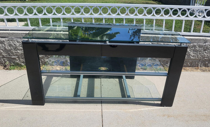 3 TIERED GLASS TV STAND