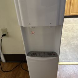 Water Dispenser 