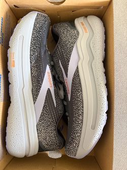 Brooks Women’s 9D Ghost Max2 Sneakers