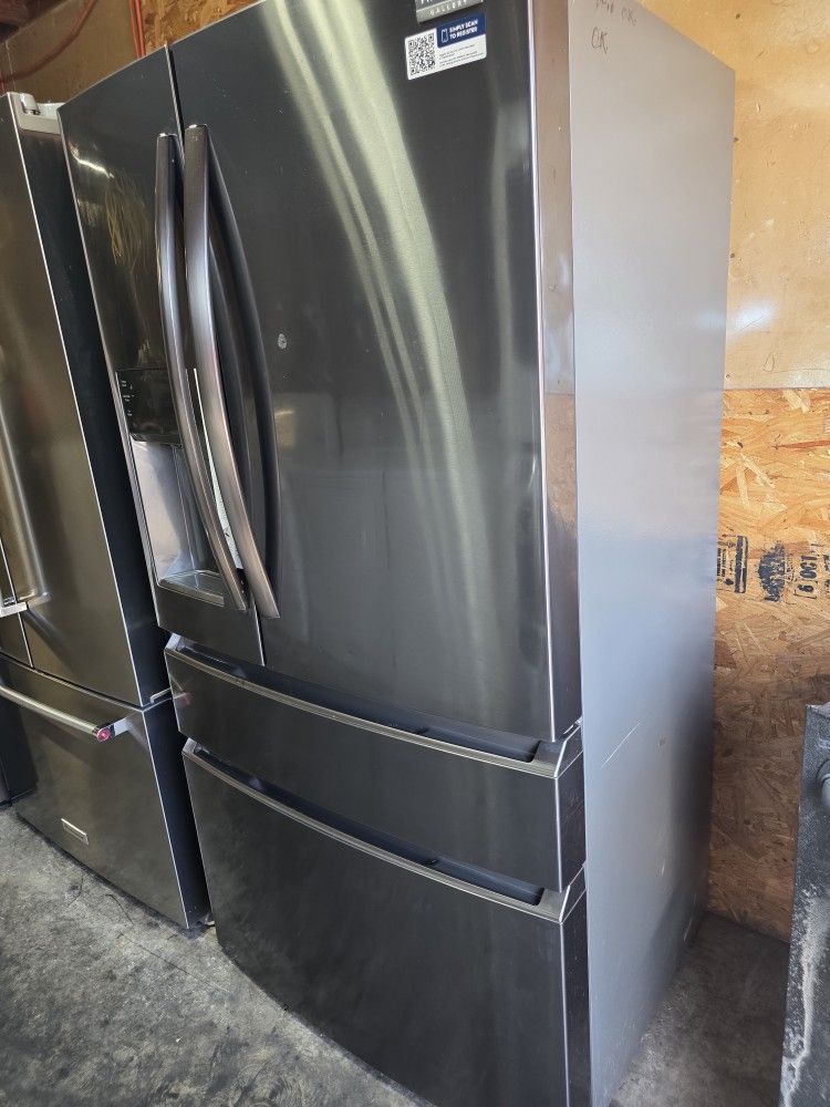 REFRIGERATOR FRIGIDAIRE STAINLESS STEEL COUNTER DEPTH