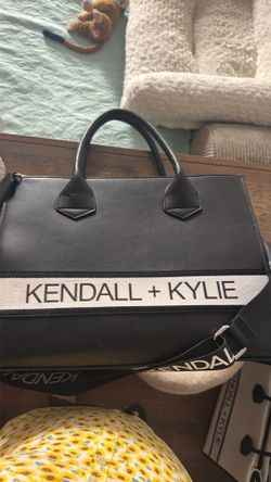 KENDALL+KYLIE