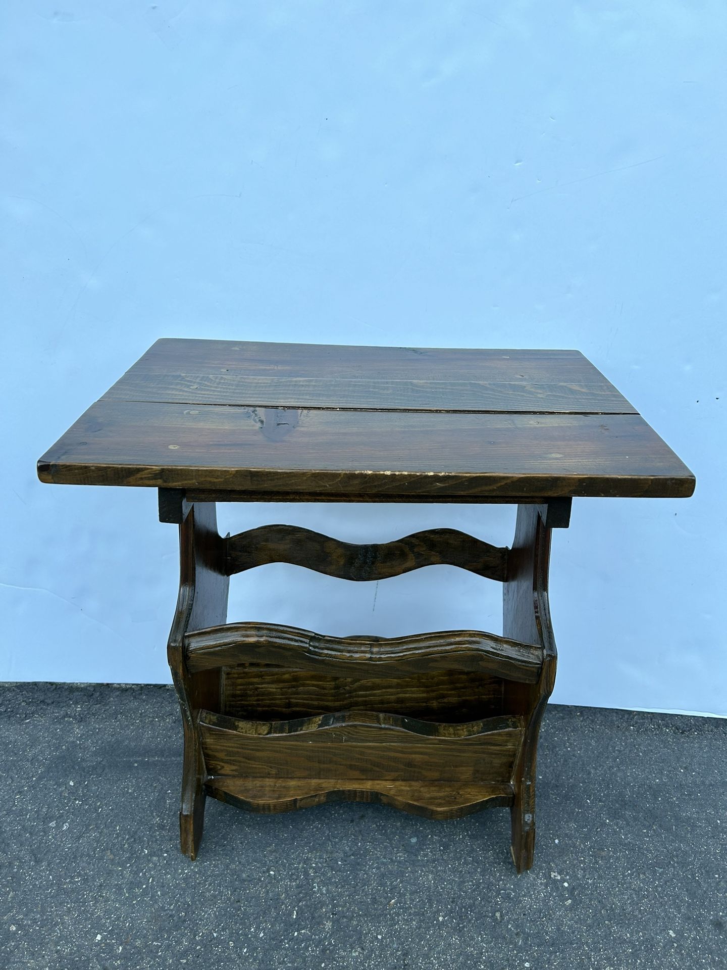 Solid Wood Magazine Rack End Table/ Side Table 20”
