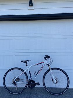 GT Transeo 1.0 Hybrid – Medium, Deore XT 27-Speed, Hydraulic Disc
